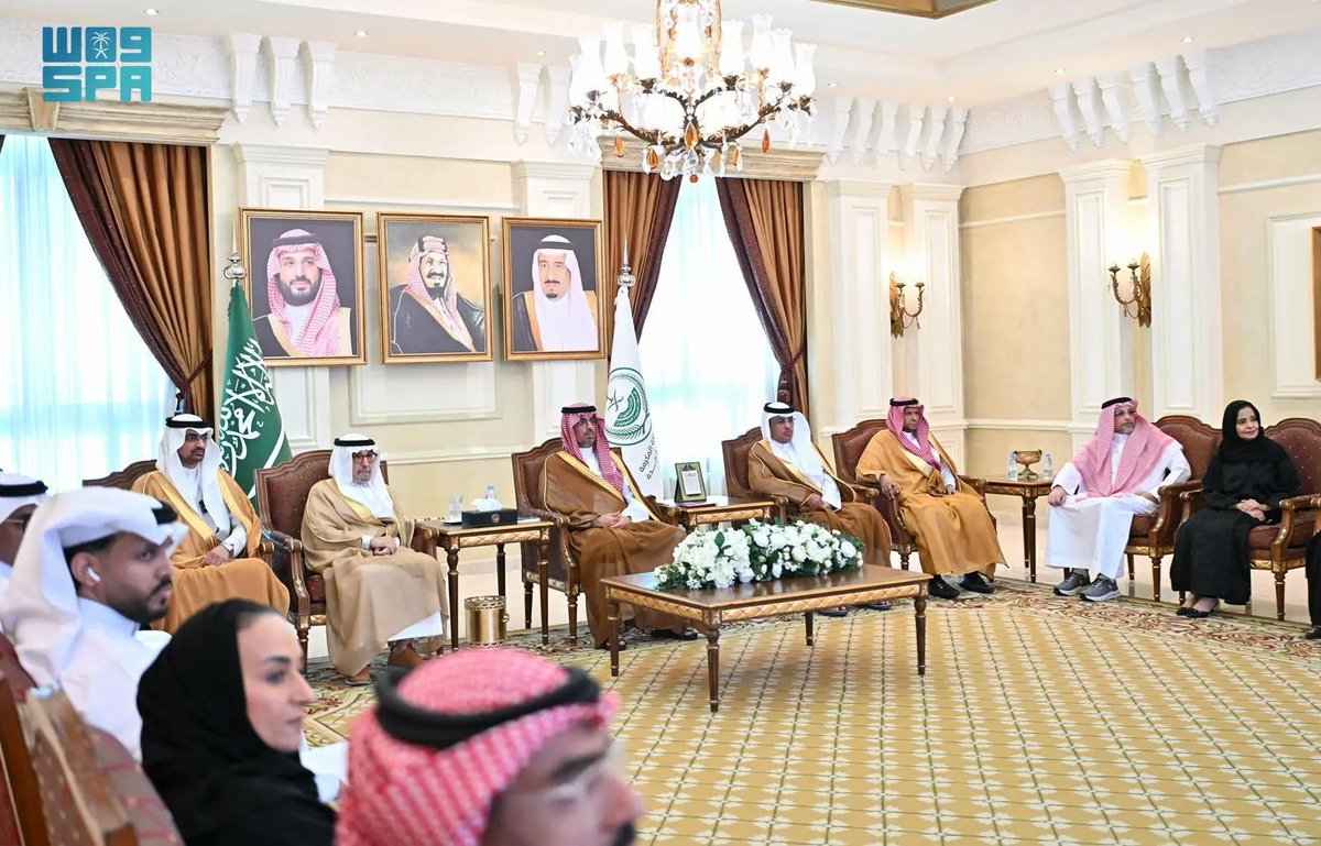 SPAregions's tweet photo. مُحافظ جدة يطّلع على نتائج مبادرة "عيونك أمانة".
https://t.co/qzMbRvx4qS
#واس https://t.co/fK2uDDq0sm