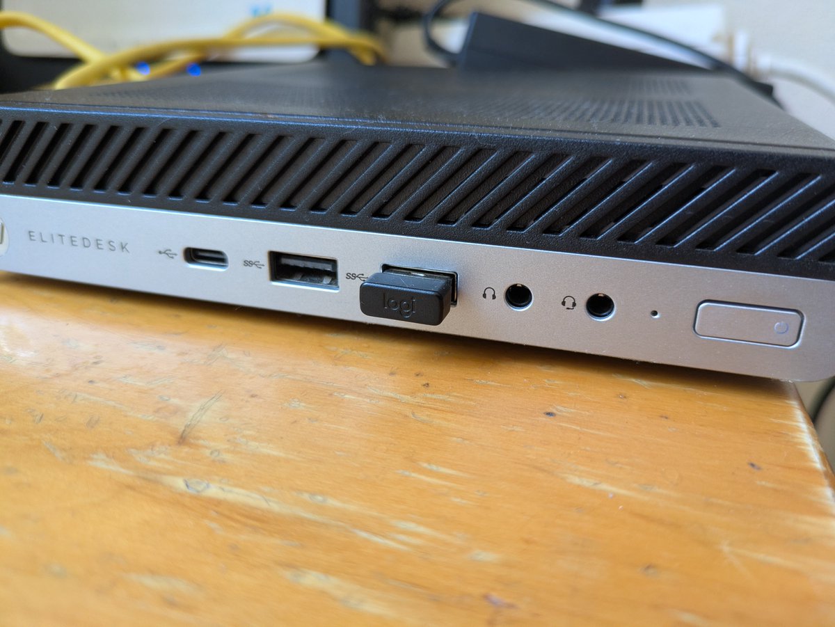 0xBathang's tweet photo. This is my @Logos_network node. There are many like it, but this one is mine.

My node is my stake in the network. I must run my node if I am to master my own freedom.

Without my node, I am dependent, merely a user.

This is my node. There are many like it, but this one is mine. https://t.co/LlcD24esrb