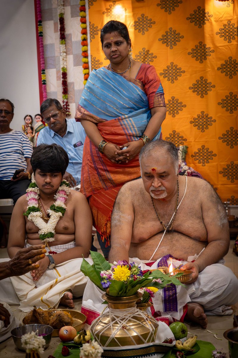 VedaGhosham's tweet photo. ✨Sri Swaminathan Balasubramaniam from Mumbai our Veda Ghosham student did his son's upanayana Chi  Rishab Swaminathan on this Sunday. He too was an attendee of our " Upanayana training in Vedic way".

Instead of doing the upanayana at banquet hall, 🏢 he chose to do it at home with limited relatives only.

Why is this important? It's because shastra says that we build house 🏡 for performing Samskara karmas like upanayana, vivaha etc for our children. So house was considered not just a shelter but a place for performing Vedic activities. He, like many other Veda Ghosham students didn't waste money in banquet hall & extravagance 🎉 🥳 but focussed on correctness ▶️ of the samskara & did the entire function at home. Looking at this father's dedication his young son didn't resist for Vapanam (head shave) for upanayana. He said when my father is doing so much, why can't I follow shastras and do what our Rishis have said. 📚 

Veda Ghosham makes people go back to their roots & grounds them to tenets of our illustrious Sanatana Dharma 🚩

#WeAreVedaGhosham #TransformingSanatanis #Upanayana #Poonal