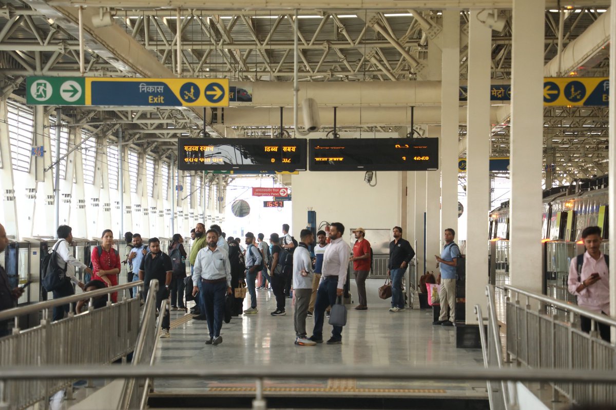 RailAnalysis's tweet photo. Namo Bharat achieves 3 crore commuter journeys across Delhi-Ghaziabad-Meerut corridor

Read more: https://t.co/0UW2yZxrzO

#NCRTC #DelhiMeerut #NamoBharat #RRTS #NationalCapitalRegion #NCR #Ridership #Connectivity #UrbanTransit #SutainableDevelopment #RailAnalysis https://t.co/lA7Q2l1UAL