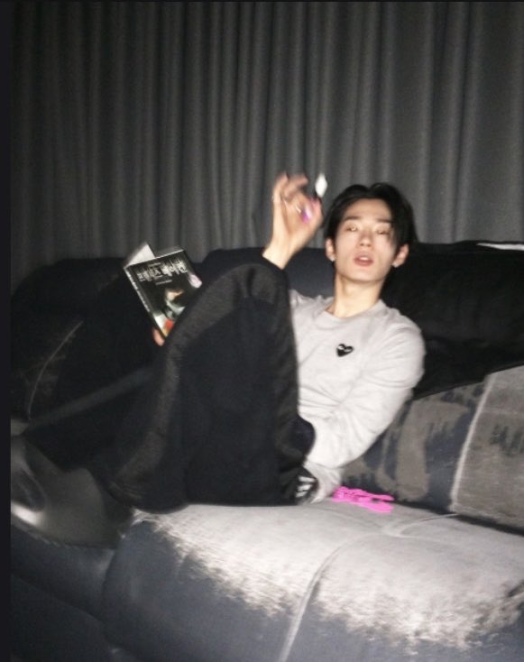 영군 tweet media