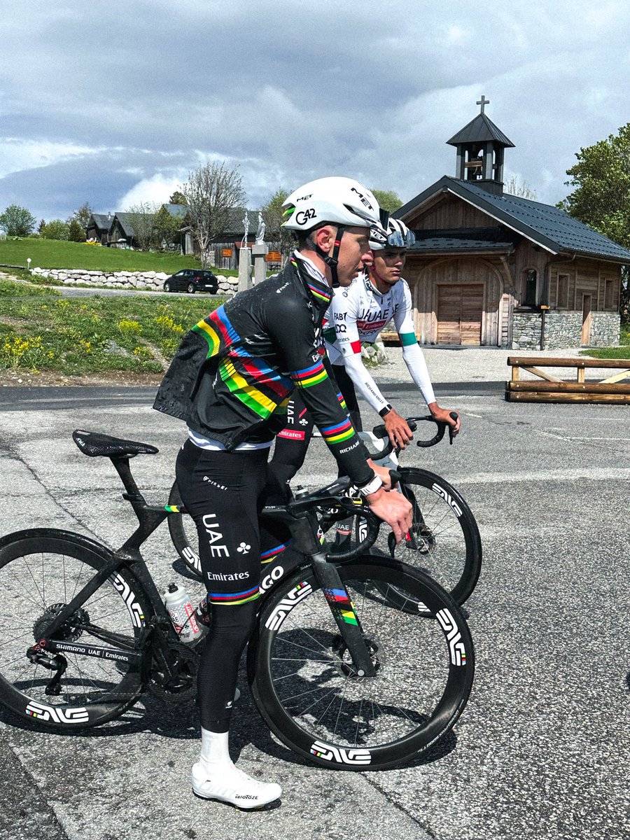 lucxsronald's tweet photo. Photos from the Tour de France stages recon of Pogi and Torito… it’s cold there 🥶

Photos from Eric Makhloufi (@MakhloufiEric). 🙏🏼 https://t.co/z2IezfqkL2