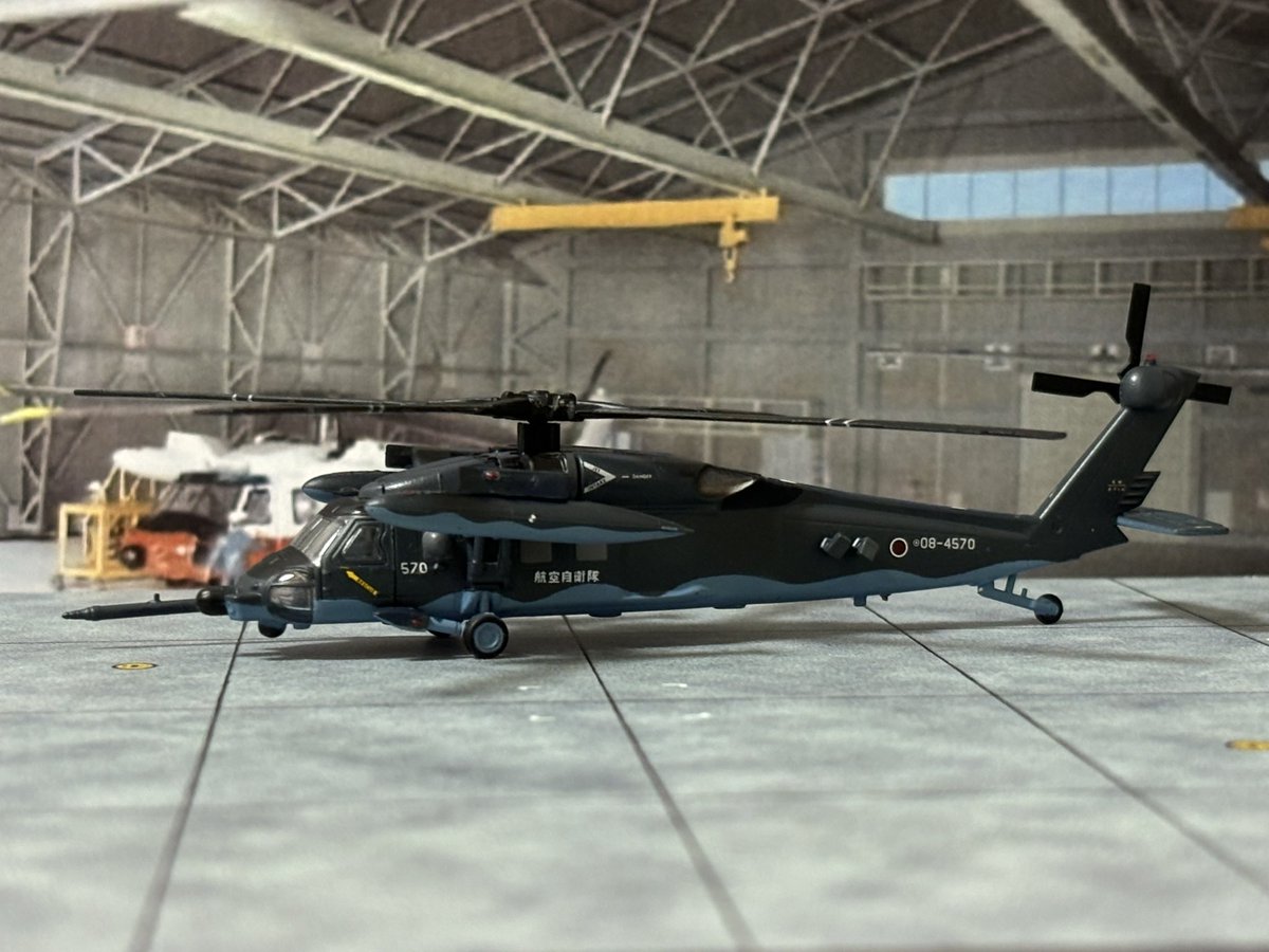 katigalasu's tweet photo. #プラモデルライフ #エフトイズ #144スケモ #ホビコレ写真館

UH-60J
航空自衛隊　小松救難隊
デカールは、HBコレクションとU-125A同梱版の中間密度を流用。(機番は該当無しかも？)
灯火類は出来るだけ処理、シートは別パーツを流用(まぁいつも通り見えないけど)

さぁ、今日から6連勤だ‼️ https://t.co/kx2CkshBPV