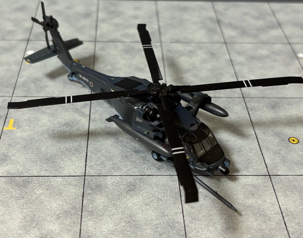 katigalasu's tweet photo. #プラモデルライフ #エフトイズ #144スケモ #ホビコレ写真館

UH-60J
航空自衛隊　小松救難隊
デカールは、HBコレクションとU-125A同梱版の中間密度を流用。(機番は該当無しかも？)
灯火類は出来るだけ処理、シートは別パーツを流用(まぁいつも通り見えないけど)

さぁ、今日から6連勤だ‼️ https://t.co/kx2CkshBPV