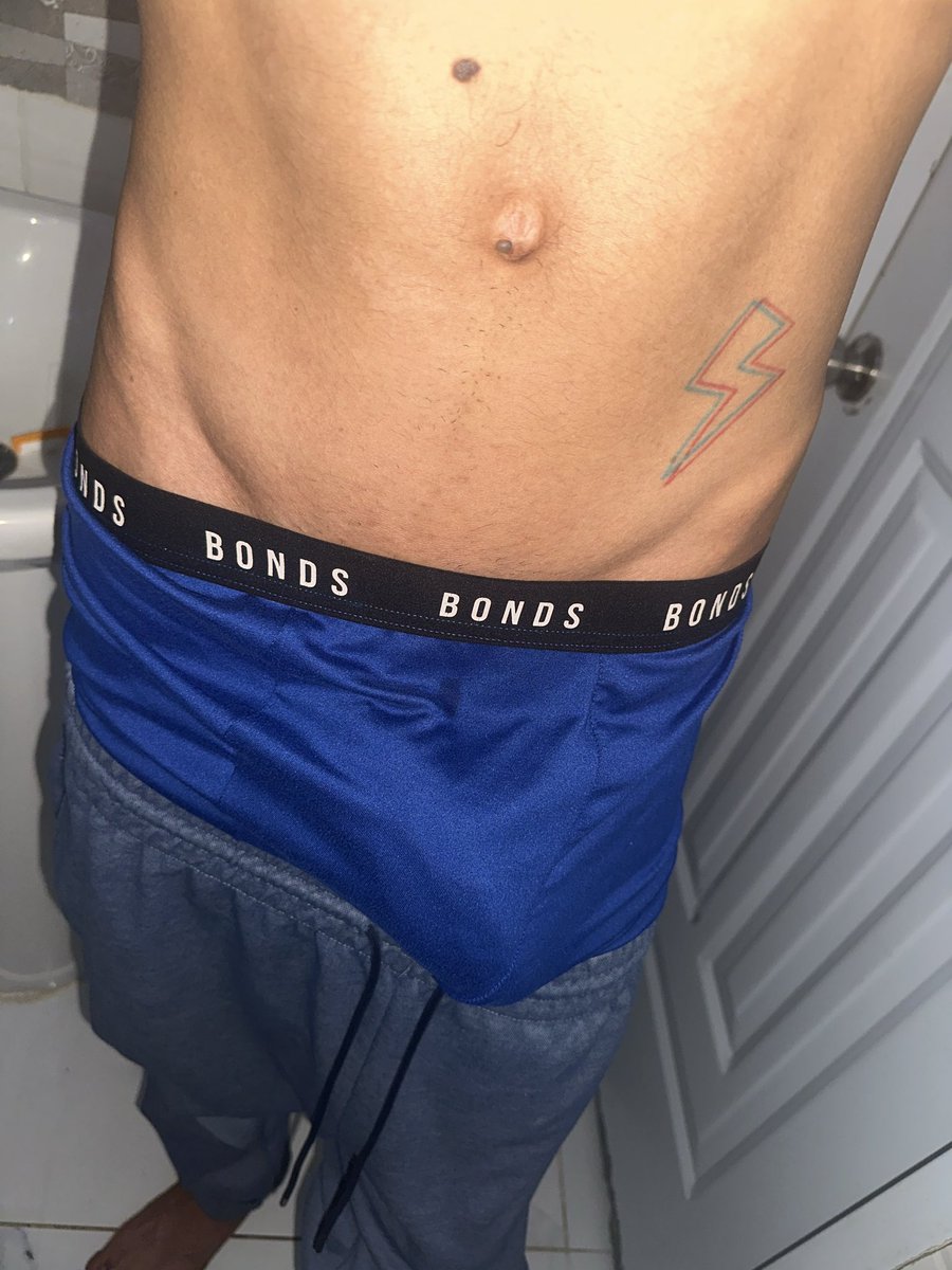 flaco_Ray26's tweet photo. Dicen pies grande , guevo grande😅🔥🥵😈 https://t.co/ws4HBWV0mo