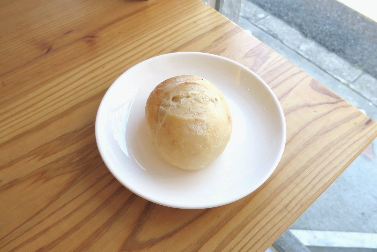 C1209N's tweet photo. アイスクリームとパンがとっても
おいしかったカフェ( ˶ᵔ⤙ᵔ˵ )⟡˖·

#日常垢 #일상계트친소 #디카 https://t.co/GLtKnQeaXv