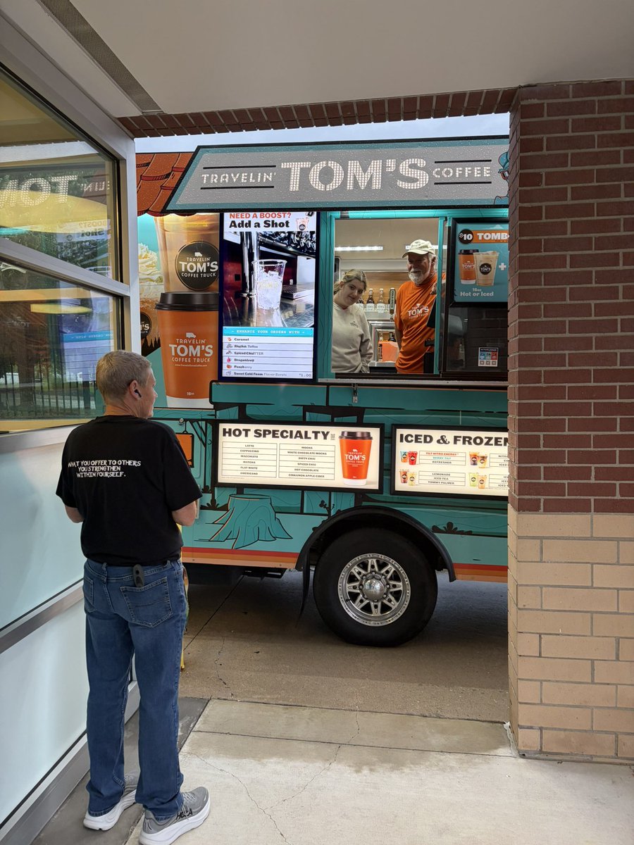 ZumEarlyEd's tweet photo. Yesterday, we celebrated staff with Tom’s coffee truck, bagels and fruit! https://t.co/avmpP9o01L
