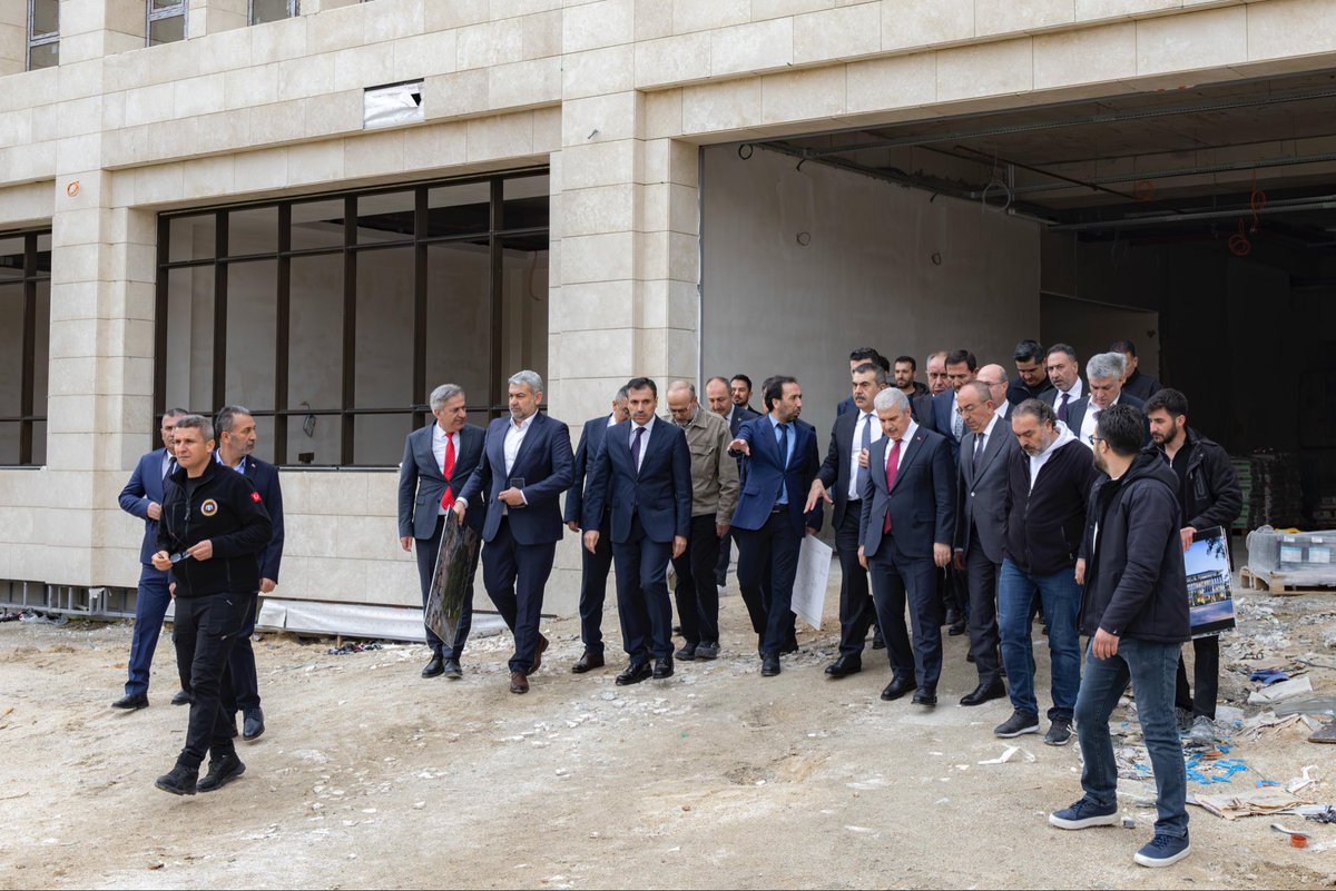fatihozgokcen's tweet photo. Milli Eğitim Bakanımız Sayın @Yusuf__Tekin ile birlikte Merkez İmam Hatip Lisemizin inşaat çalışmalarını inceledik. https://t.co/lOcaWcu5o1