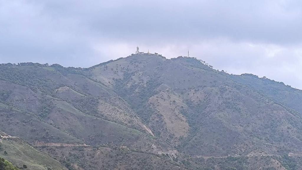 AAunggLLayy's tweet photo. The strategically important Lehtankone Hill on #Kennedy Peak, located in #Tedim Township, #Chin State, was successfully seized by #Tatmadaw columns on May 6.
#MyanmarFactCheck
#WhatsHappeningInMyanmar https://t.co/NXKVozpDjQ