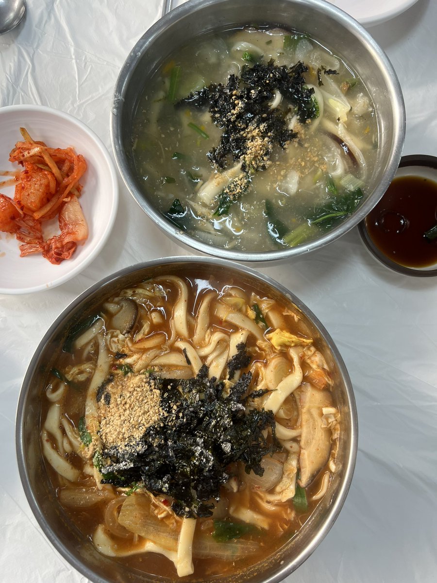 bbangpibara's tweet photo. 강릉‼️‼️‼️‼️
>>>>감자바우<<<<
강릉 갈 때마다 가는 곳
(구라아님)

장칼국수에 옹심이가 들어잇어서
더 맛잇은

글고 감자전<<<< 필수인 거 알즤 https://t.co/CoEGRVSGwM