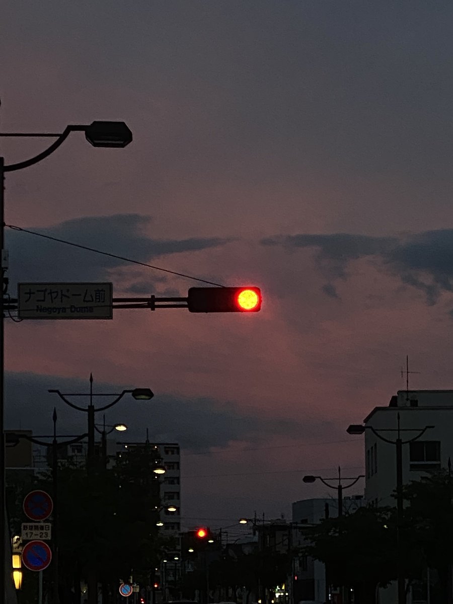 S_Tyo_H's tweet photo. 夕日だ https://t.co/obdXqArI5C