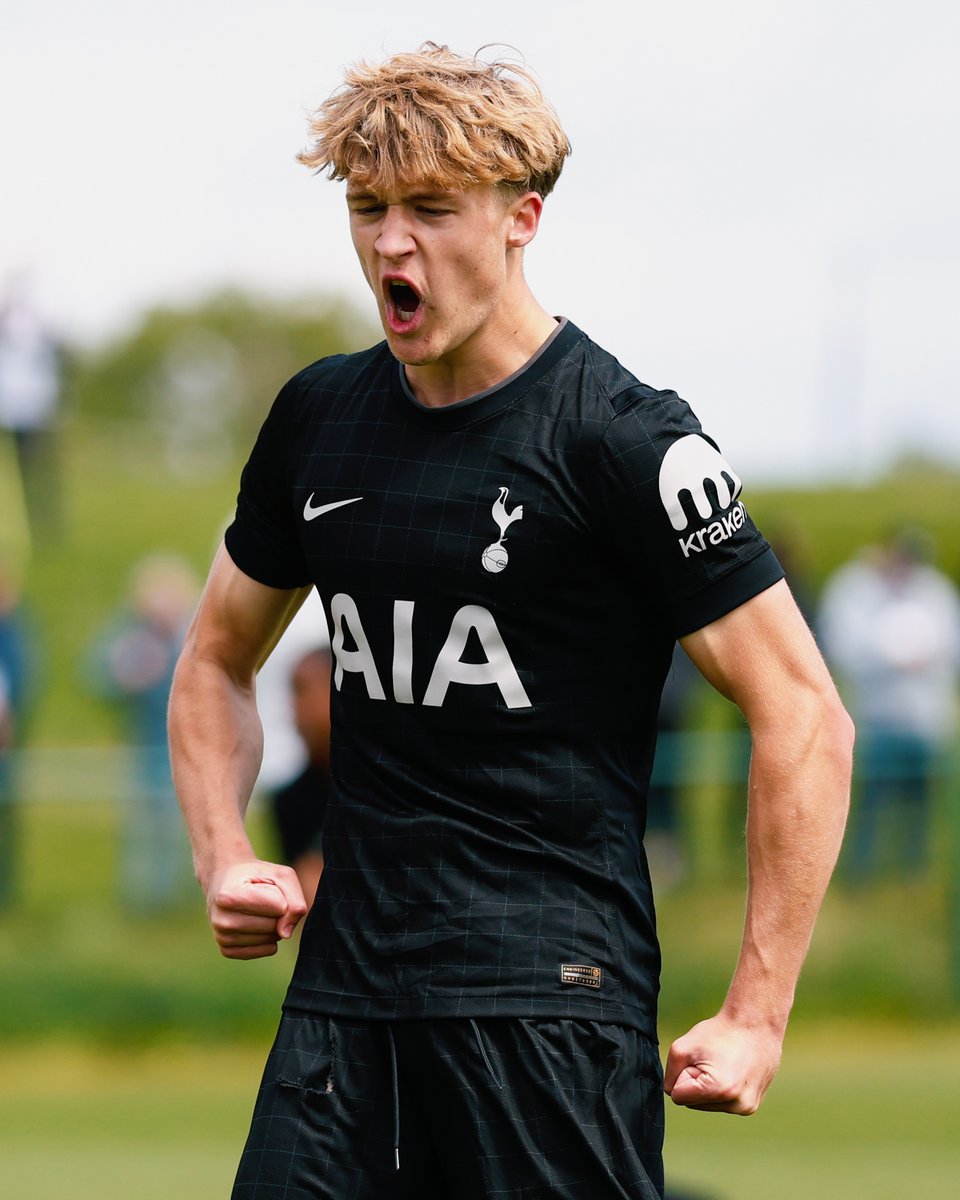 Spurs_Academy's tweet photo. An Ollie Boast double from the spot sees our 10-man U18s lead at the break in Reading! 🎯

Follow the second half with our Match Centre ⤵️

📲 https://t.co/mX9EPOWDjT https://t.co/Wd5fUf7oni