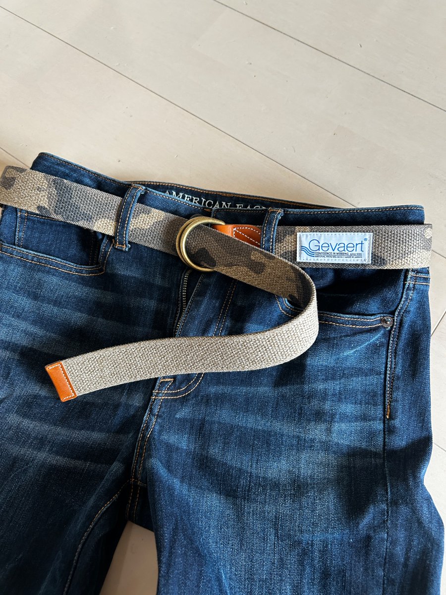 atelierapple2's tweet photo. GEVAERT
ダブルリングカモフラベルト

100年以上の歴史がある 老舗織物メーカーGEVAERTから直輸入した織物で、国内製造されたベルトだそう🤍
しつかりした織物生地なのに、重たくなく使いやすい
Webサイトには魅力的な商品がたくさんあるから覗いてみてね♪
https://t.co/kmbtaGq0Ly
#PR #FMCIRCLE https://t.co/lV5816R9dG