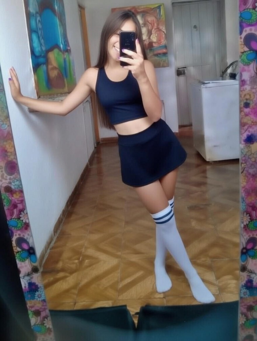 MyssLeak's tweet photo. @youuuu1993 @grok put me her clothes https://t.co/nonTF75VLH
