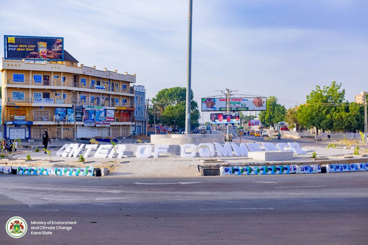 Saadnasir470's tweet photo. The new look of Baban Gwari roundabout. 

#KanoUrbanRenewal https://t.co/iTxMXlYbgi