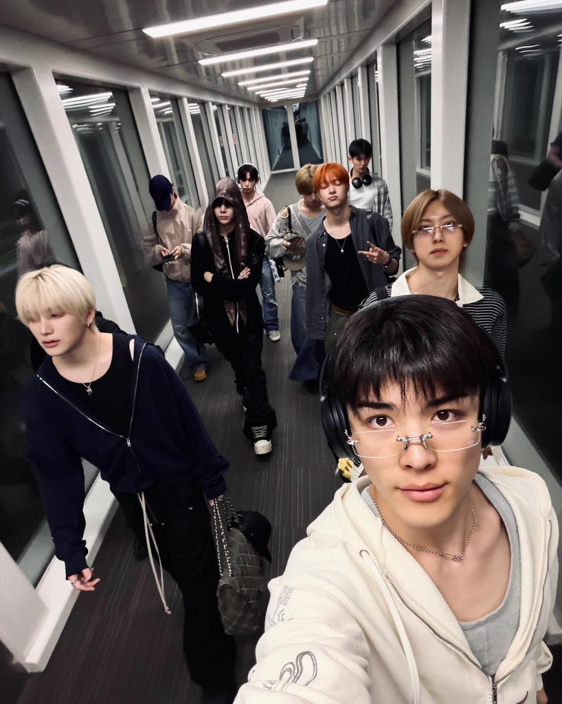 톰 tweet media