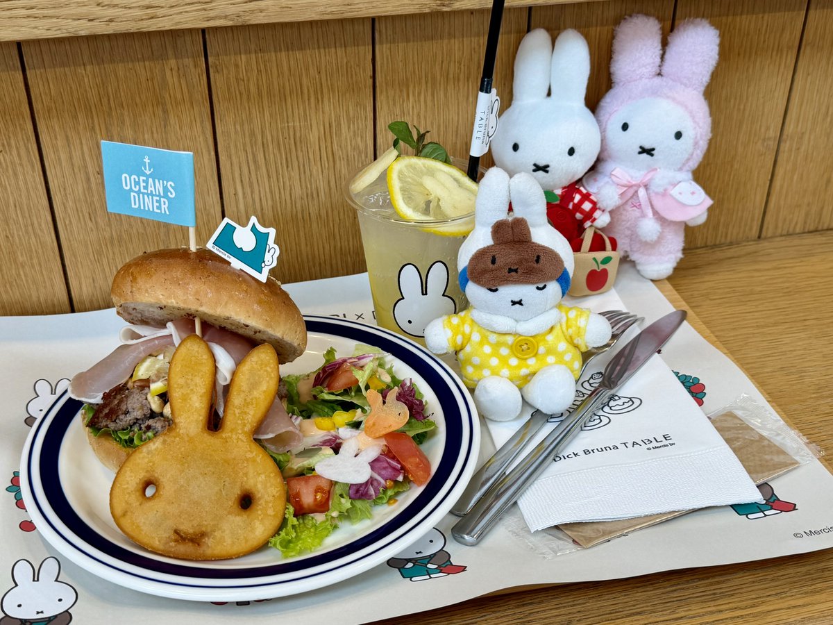 miffy_world_'s tweet photo. 写真がどんどん溜まってきたので放出
まずは青森!
この間ちょっと愚痴ツイが伸びちゃったけど、青森楽しかったよ!
ちなみに駅に降り立ったらまずバーガーを注文しましょう。
噂では1日10数個とか?待ち時間もえぐい
#afactory #フェリシモ #ミッフィー #miffy #dickbrunatable #青森 #アスパム https://t.co/RVMbangvXa