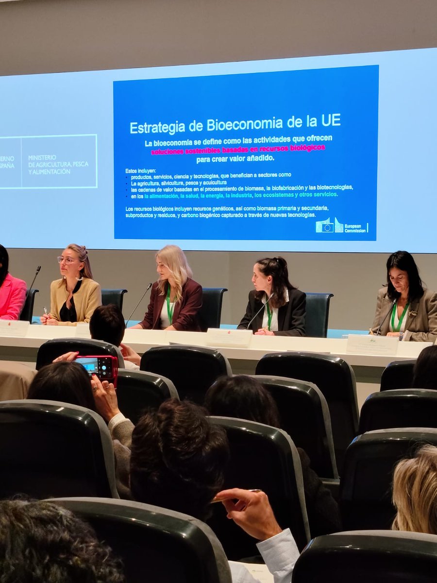 redPAC_'s tweet photo. 🔬 La #RedPAC celebra hoy en el @gobmapa la jornada “Bioeconomía: casos de éxito y perspectivas de futuro"
♻️ Valorización de subproductos, biofertilizantes, bioenergía, digitalización... protagonizan este encuentro
➕INFO: https://t.co/XUDhm5N6AF https://t.co/ejXwctyOxR