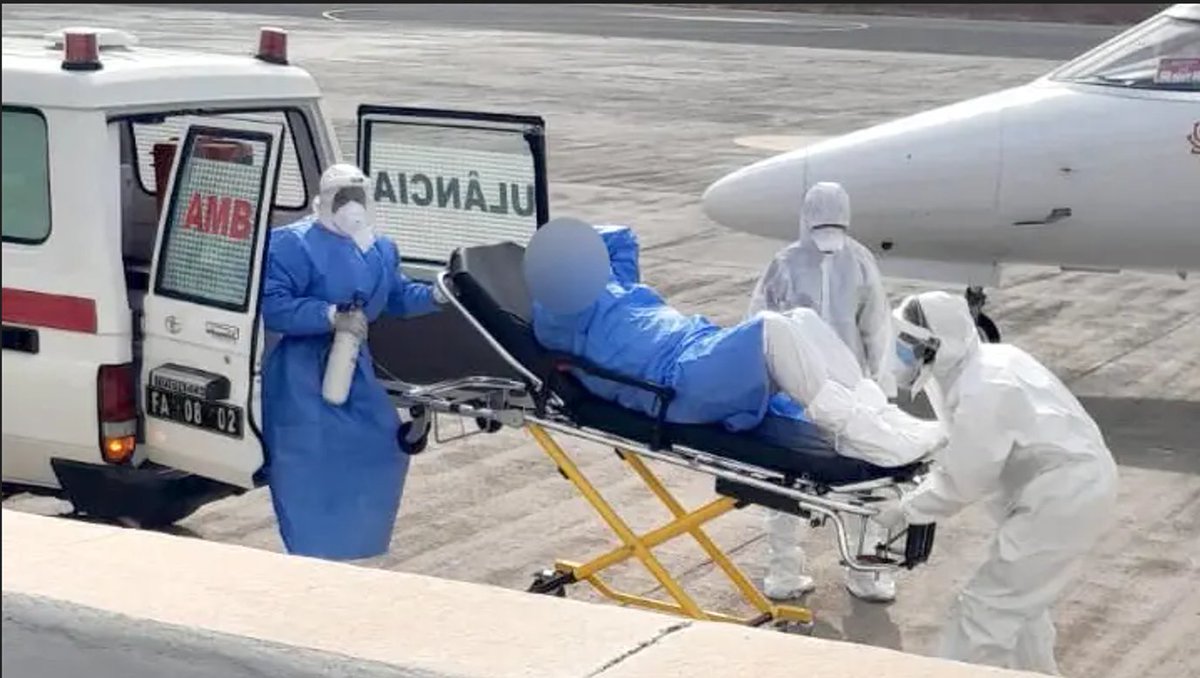 In this picture (credited to WHO) of one person with Hantavirus in protective clothing being taken into an ambulance, you have to wonder who is directing PPE usage.
It is so inconsistent.
One worker appears to be wearing a surgical mask with a face visor.
No lessons learned.
1/🧵