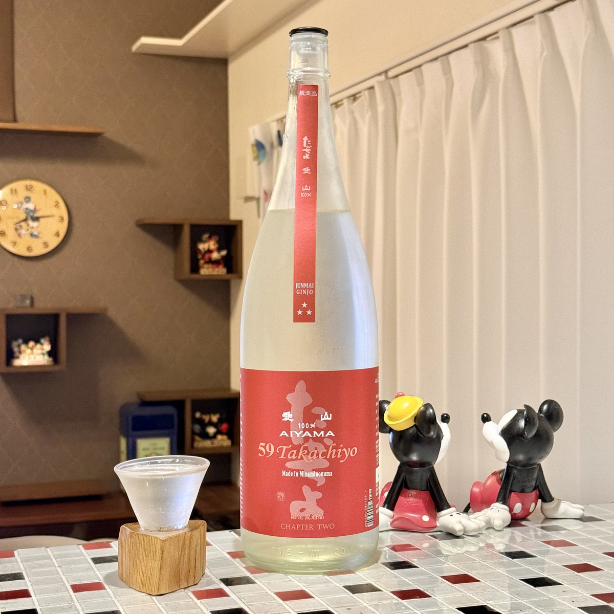 12thWhale's tweet photo. 59 Takachiyo 純米吟醸 愛山100%。

去年に引き続きリピートのお酒。今年は一升瓶でお迎えしてきました。
高級酒米の愛山を使ったお酒なのに、残量気にせずグビグビ呑めるこの幸せ。今年は少し発泡強めなので、肉料理にも合いそう。しばらく楽しめそうです。 https://t.co/n6MjyS9zvD