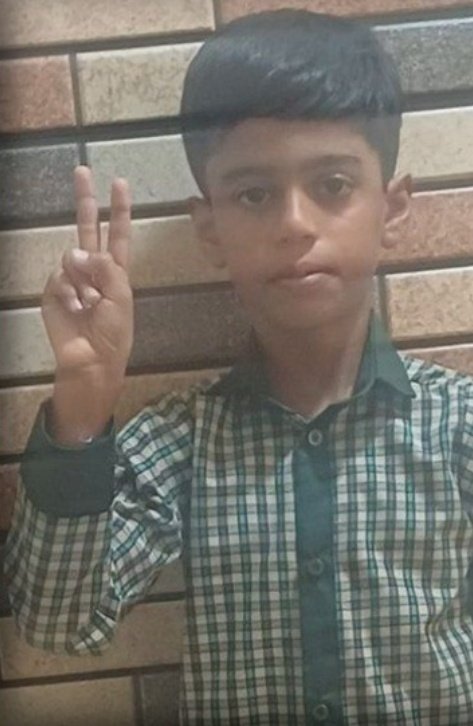 شهیدکودک علیرضا شهرجو، کلاس اول...
#میناب
#minab168