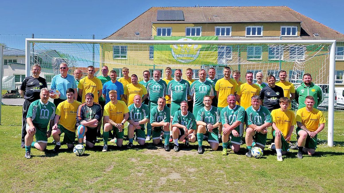 Besonderes Fußballspiel beim SV Kaiserpfalz: Schützenhilfe von pfeifendem Ehemann in Wohlmirstedt? mz.de/lokal/naumburg…