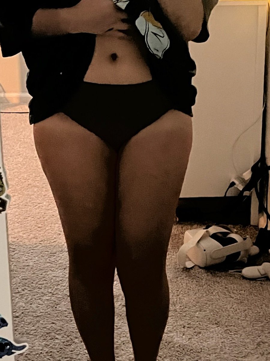 Stuff_number3's tweet photo. #trading x #gf nudes
Shes 🔃
#girls only https://t.co/9ZNPEBY7gk