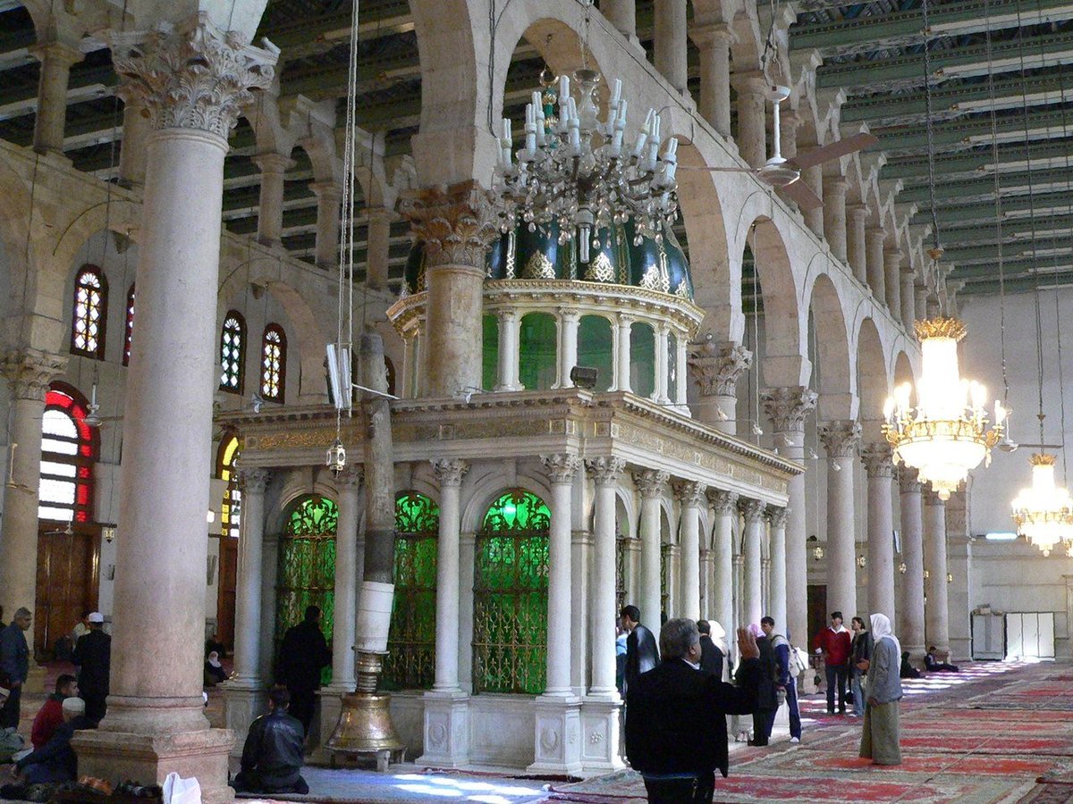 germanshepard8's tweet image. #6maggio 2001 - Durante un viaggio in Siria, Papa #GiovanniPaoloII diventa il primo papa ad entrare in una #moschea.

#storia