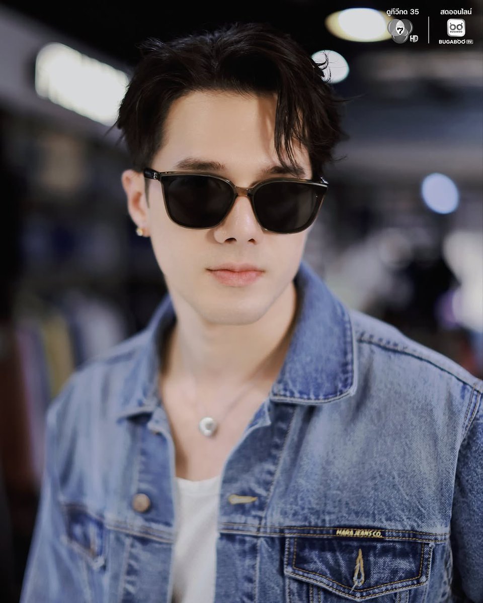 bankonrukmik's tweet photo. ✨PHOTOSET สุดเท่ของ #มิกค์กับHARA 🔥
ในรายการ #VLOGFASHION
#มิกค์ทองระย้า
จะพาทุกคนมาแมตช์ Look สุดคูล หลากหลายสไตล์
กับแบรนด์ HARA 👖
💥 ทั้งเท่ ทั้งคูล แมตช์ได้ทุกวันแบบมีสไตล์
ใครสายแฟชั่นห้ามพลาดนะครับ !
✨: @harajeansth https://t.co/Avnz8AoqkJ