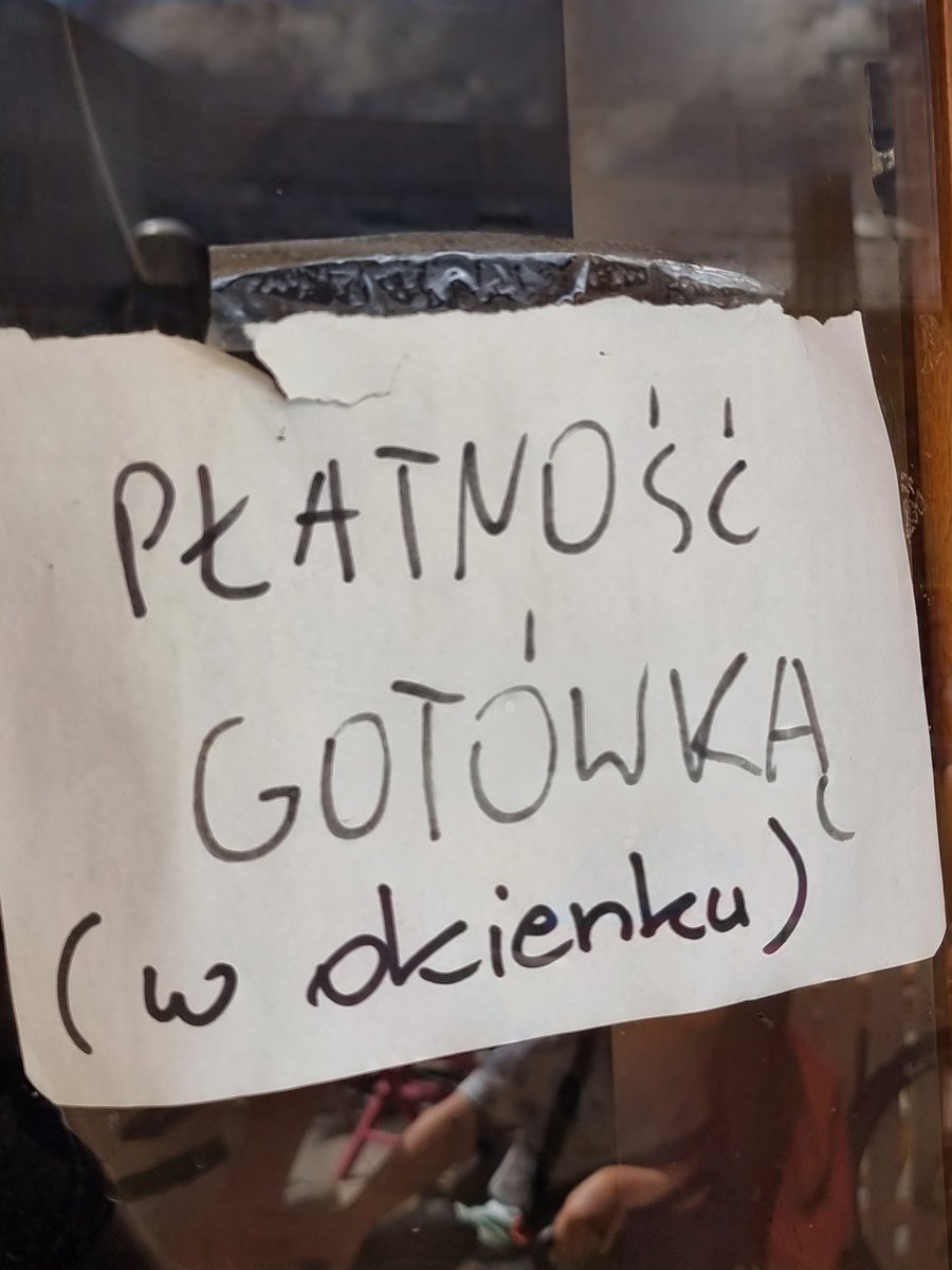 delanteradeoro's tweet photo. Pan Felicjan ma 98 lat i nadal wytwarza i sprzedaje jedne z najlepszych lodów jakie zjecie. Lodziarnia Marysieńka, Krościenko nad Dunajcem. Podajcie dalej, zostawcie tu grosza za dobrą robotę i świetną jakość. 
(Zdjęcia za zgodą). @hagrzesiek ;) https://t.co/jPtW6SDWaw