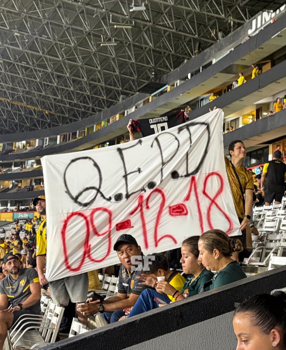 MarioAlmada82's tweet photo. @TNTSportsAR Murió en MADRID 👇🏿 https://t.co/esMKzH02BV