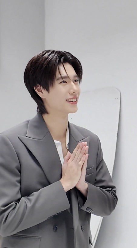 𝗈𝗈𝗅𝗈𝗇𝗀𝗏𝖺𝖼𝖼𝗁𝗂𝖺𝗍𝗈 🧸ྀི tweet media