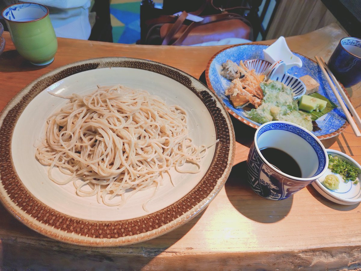 頁 tweet media