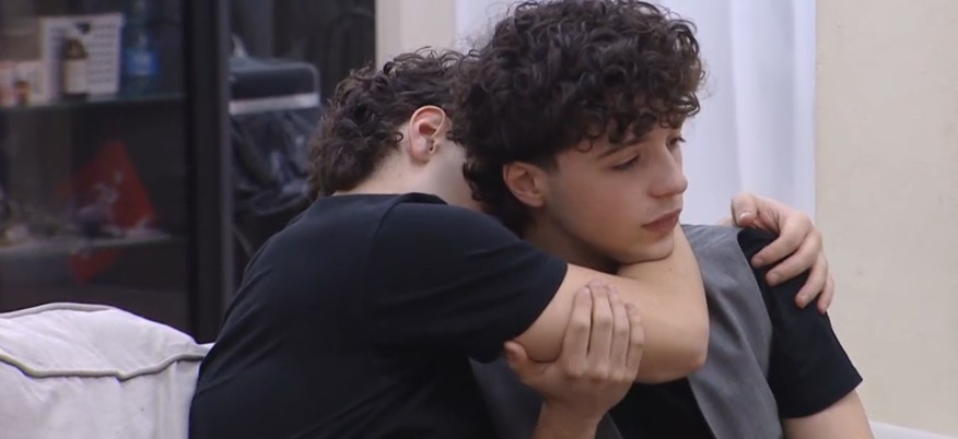 "e ci sei sempre stato quando son crollato" 

mi mancano😭