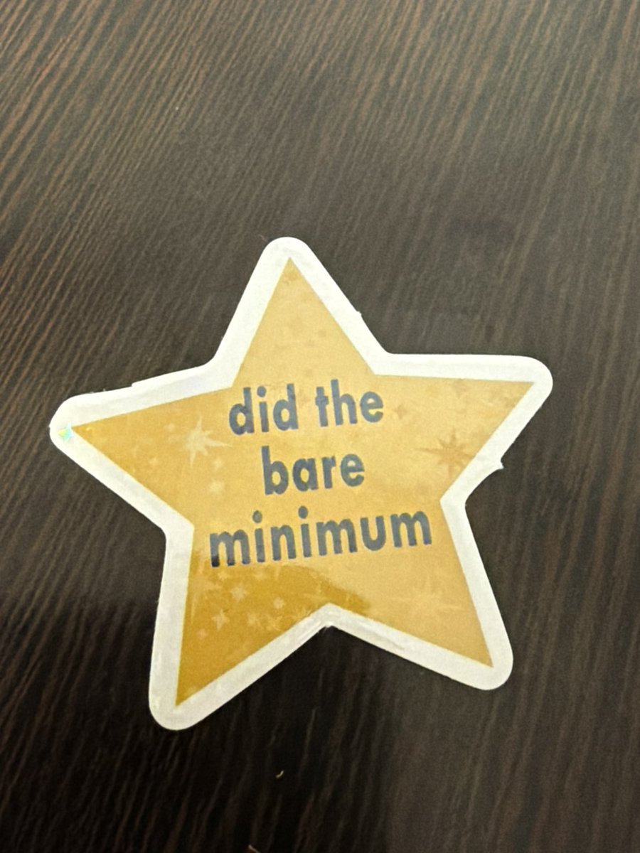 tenacioustodd24's tweet photo. Got to work this morning to find a gold star on my desk 🙌 https://t.co/l5F6s0lWHz
