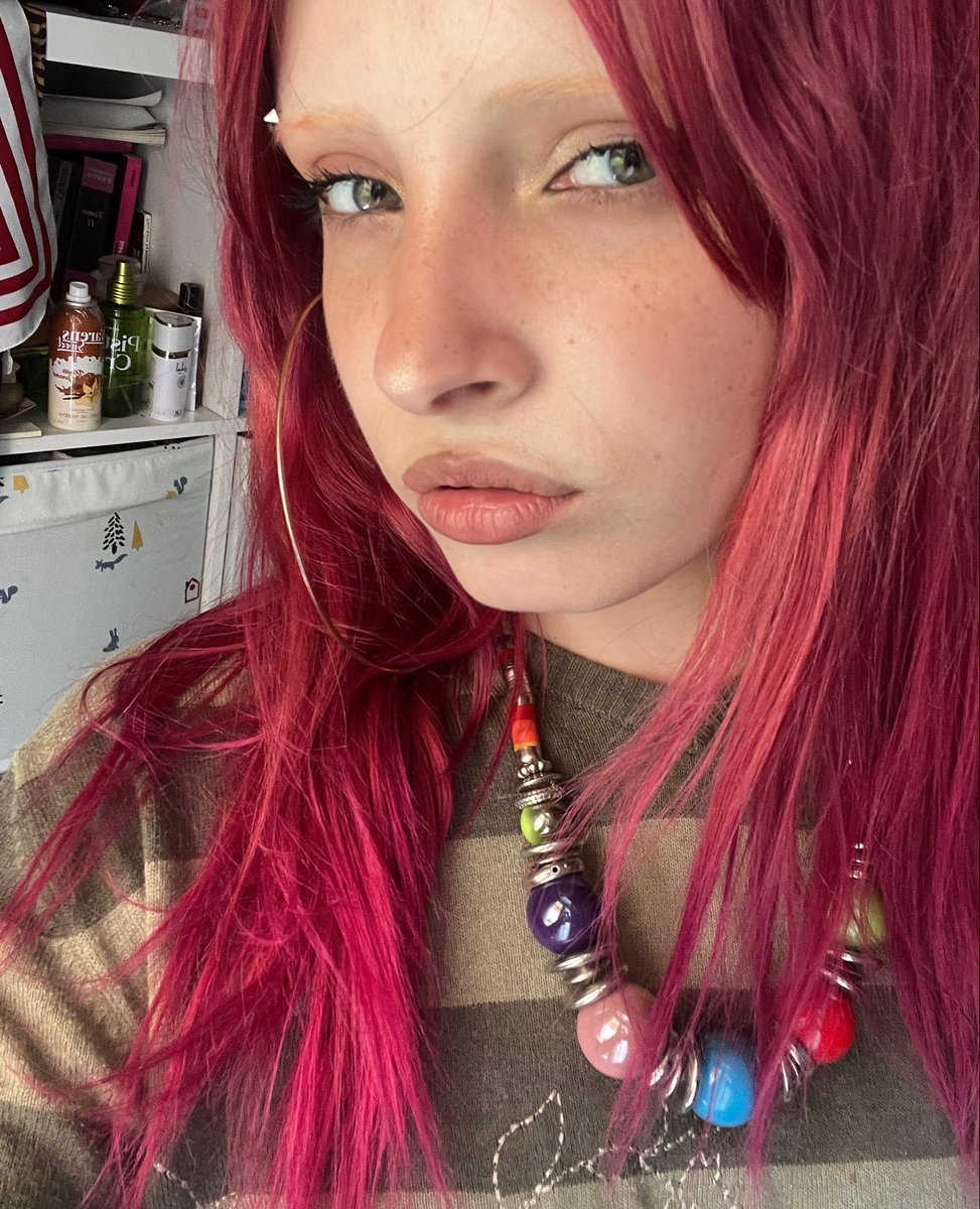 feeling jules with no brows