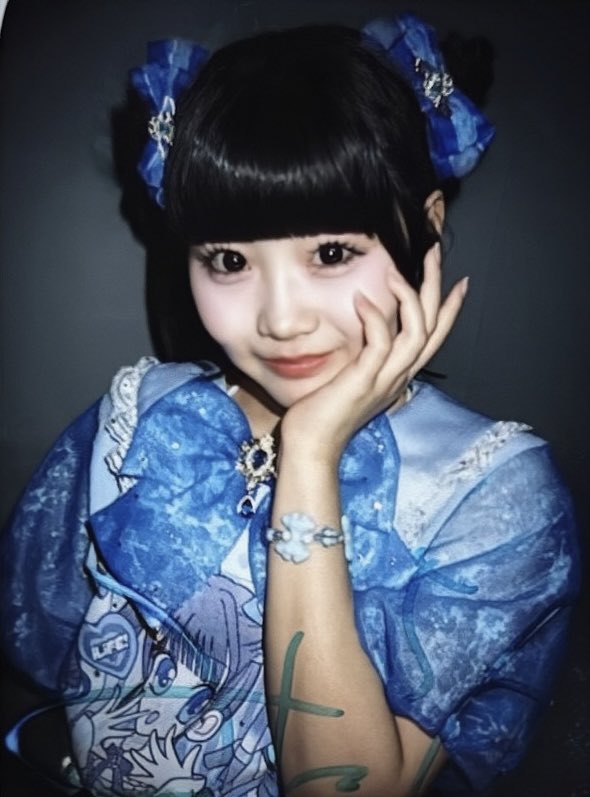 あ ん な໒꒱ tweet media