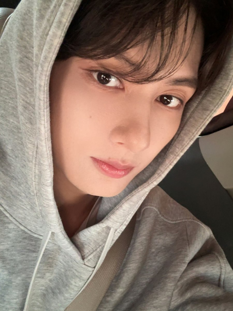 청순가련새침함