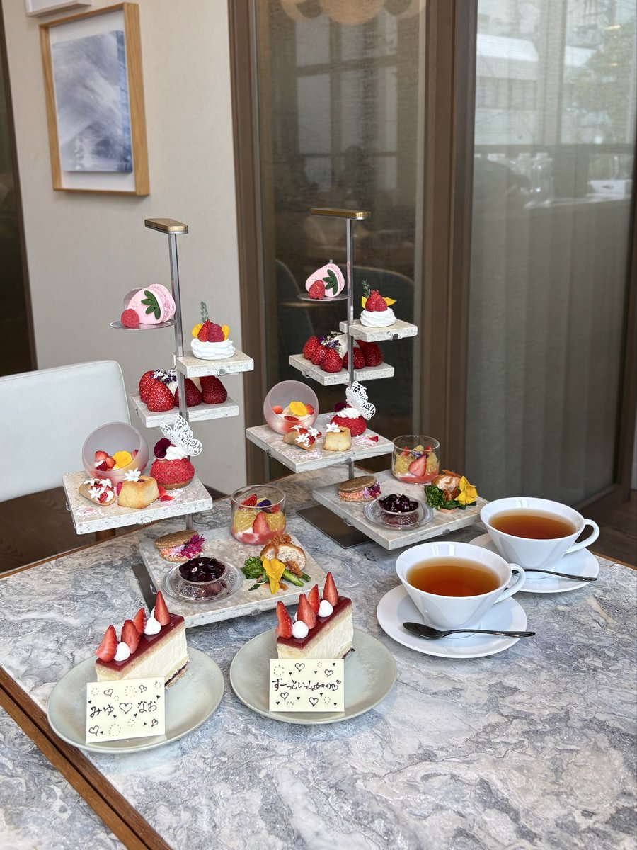 _21nyq's tweet photo. zentis osaka の苺ヌン🍓✩ https://t.co/BqwhyAzPeA