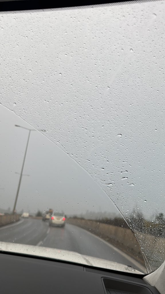 Capachitos's tweet photo. Comienza a llover #rutalaspalmas manejen con cuidado 🤍🙏 https://t.co/0YEa4B9NA2