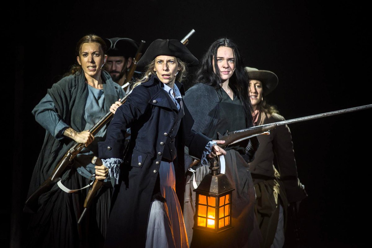 MARTINWULLICH's tweet photo. Elena Roger en una ópera rock que toma la historia argentina y la convierte en algo vivo y original: Invasiones I, no bombardeen Buenos Aires (HAY VIDEÍTO). Reseña de Cristian A. Dominguez. Clic:  https://t.co/T4a0YouYKS https://t.co/EqjAu0a9h7