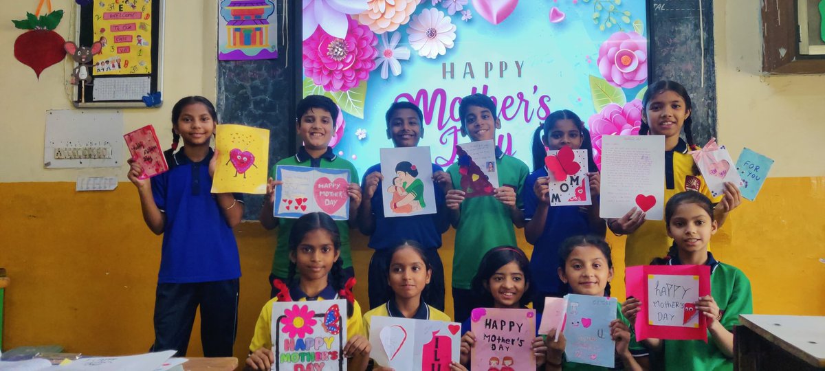 KV_Sec8Rohini's tweet photo. On the occasion of Mother’s Day, our little learners participated in a joyful and creative art activity to express their love and gratitude towards their mothers by creating beautiful artwork- cards, drawings, and craftwork. 

@KVS_HQ
@kvsrodelhi https://t.co/Cnu6AtDS1h