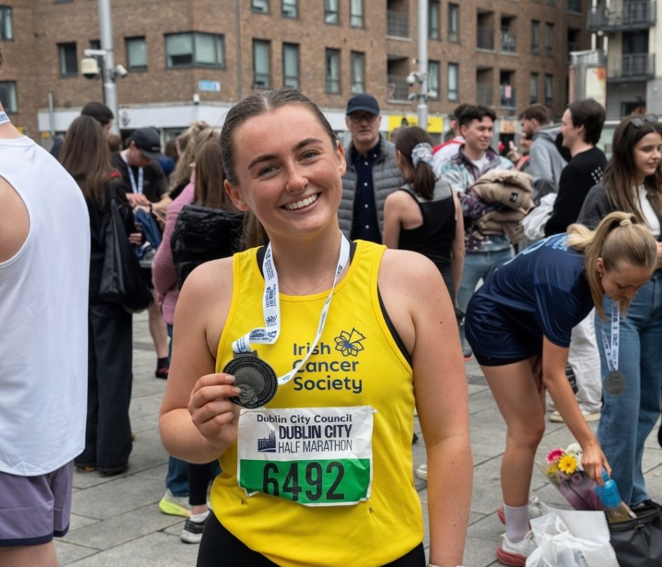 Dublin GAA Star, 21, Defies Death Sentence by Completing Half Marathon After Stage Four Cancer Diagnosis

Lana Nolan, a talented young GAA footballer from Glasnevin, has stunned many after running the Dublin City Half Marathon just weeks after major cancer surgery, and raising