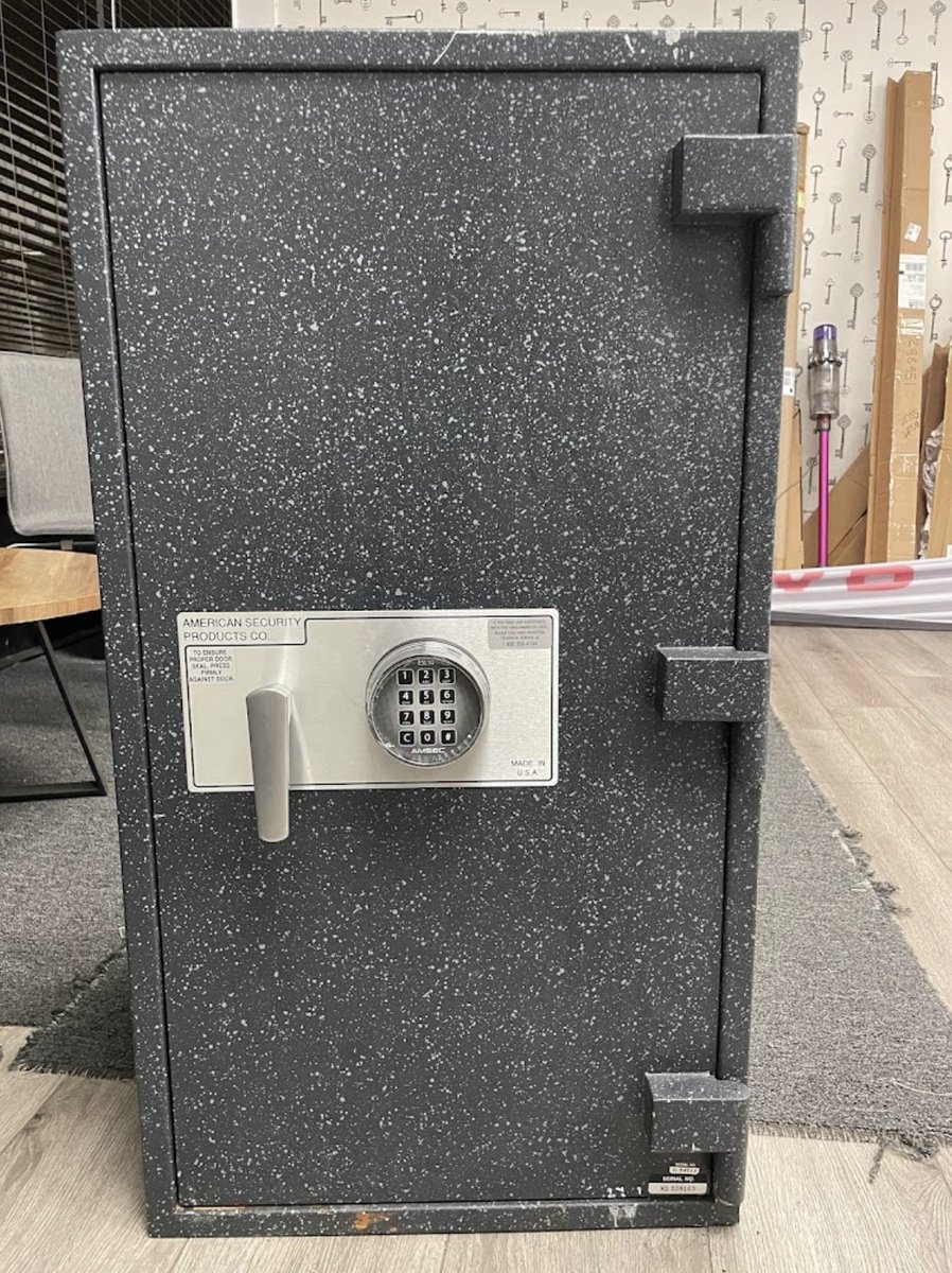 Chilocksmith's tweet photo. Chicago Locksmiths specializes in safe installation and delivery! From secure delivery to professional installation, we make protecting what matters simple and reliable.
312-878-2715 https://t.co/81kgXV05Xk

#SafeInstallation #ChicagoSafeInstallation #Chicago https://t.co/QAYriM8O4y