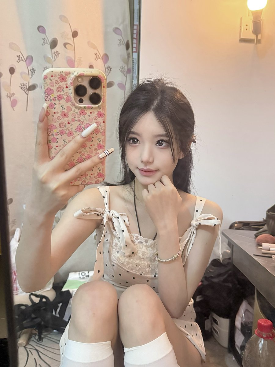 AN_amo_'s tweet photo. 那些彻夜长谈的真心话，你一定要替我保���好 https://t.co/moOGBwdoQx
