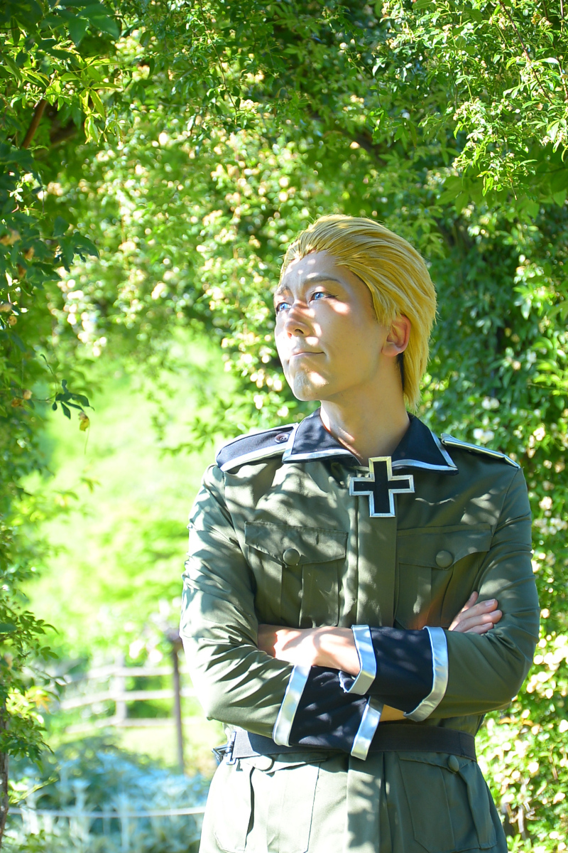 5月の緑は爽やかすぎる…こんな日はロケに行きたくて練習がてら撮ってきたけどもこの木漏れ陽がなんともいえないです。

ヘタリア   
ドイツ：bangin    

写真：三脚