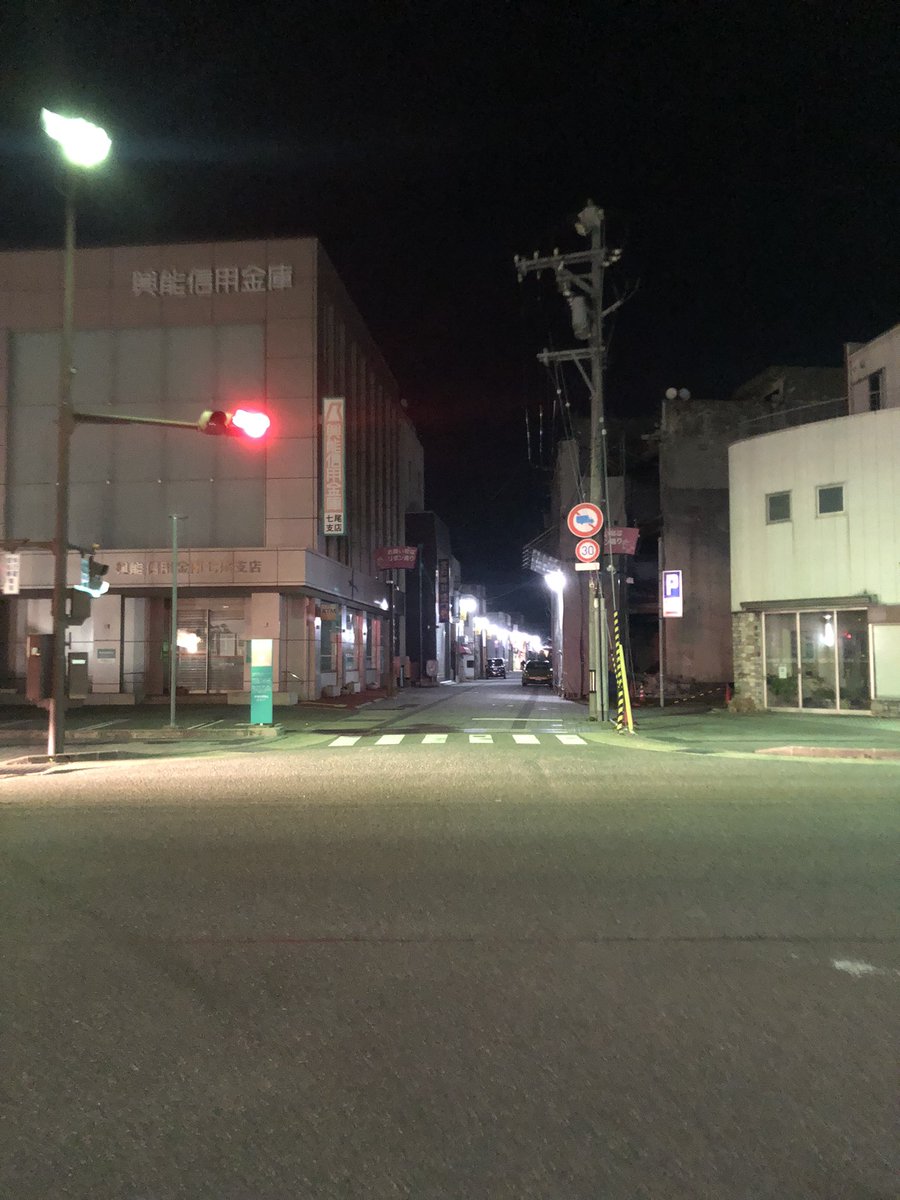 マカロンは村長(そんちょう) tweet media