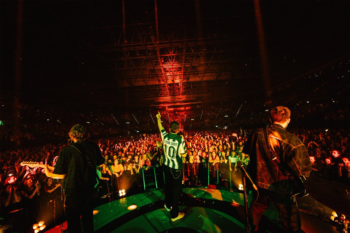 📝 Review: Louis Tomlinson at Utilita Arena, Birmingham [Taped Magazine]

“What sets Louis Tomlinson apart is his genuine love and connection to his fans. His repeated gratitude to all who came out to see him and his declaration of ,«I fucking love you lot», never felt anything