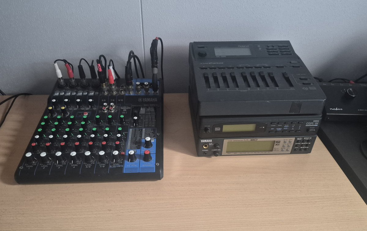 GreyFoxNL's tweet photo. Fyi; The MSX and the soundcartridges in the slotexpander are hooked up to this mixer and these MIDI modules. Its a lot of fun to mix them all together when possible. https://t.co/0bFdRHosZU