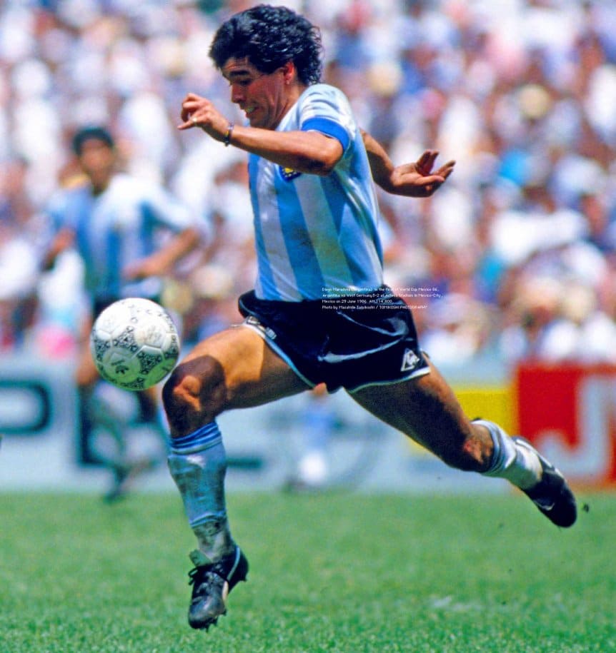 Maradona Retro PICS tweet media
